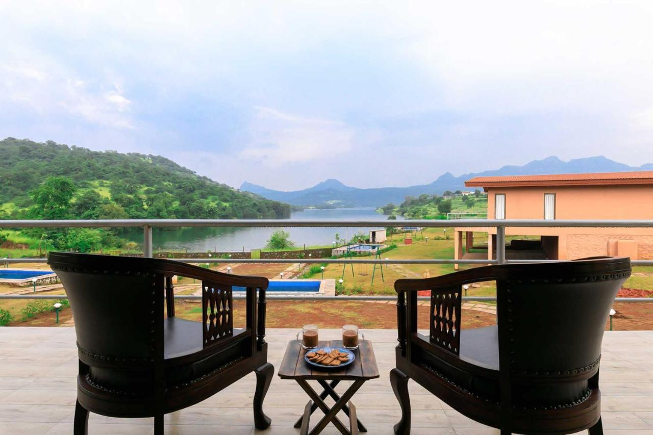 Stayvista'S Shivom Villa 1 - A Serene Escape With Views Of The Valley And Lake Лонавала Екстериор снимка